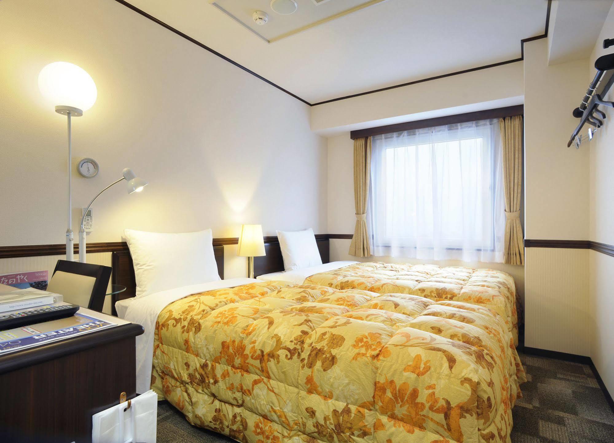 Toyoko Inn Aioi eki Shinkansen guchi Eksteriør billede