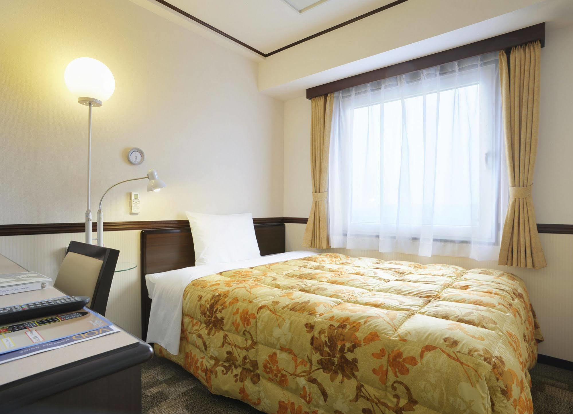 Toyoko Inn Aioi eki Shinkansen guchi Eksteriør billede